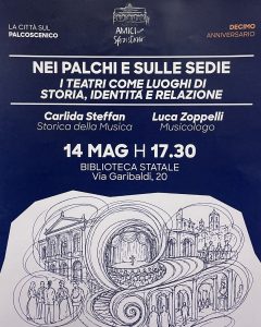 Nei palchi e sulle sedie